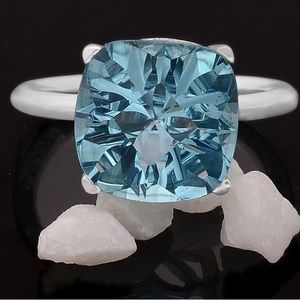 6 ct. Faceted Aquamarine & 14kt White Gold Vermeil Ring Size 8